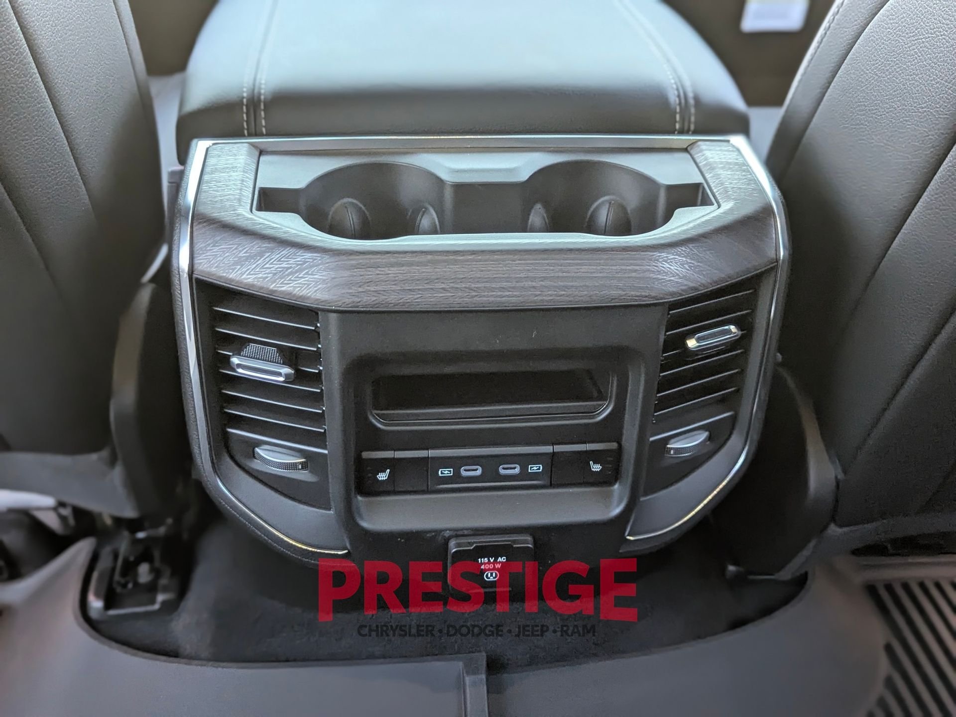 New 2026 Diamond Black Crystal Pearl-Coat Exterior Paint RAM Laramie image 25