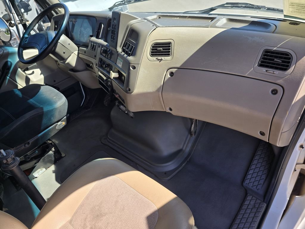 Used 2008 White Sterling Conventional Cab Mechanics Body image 40