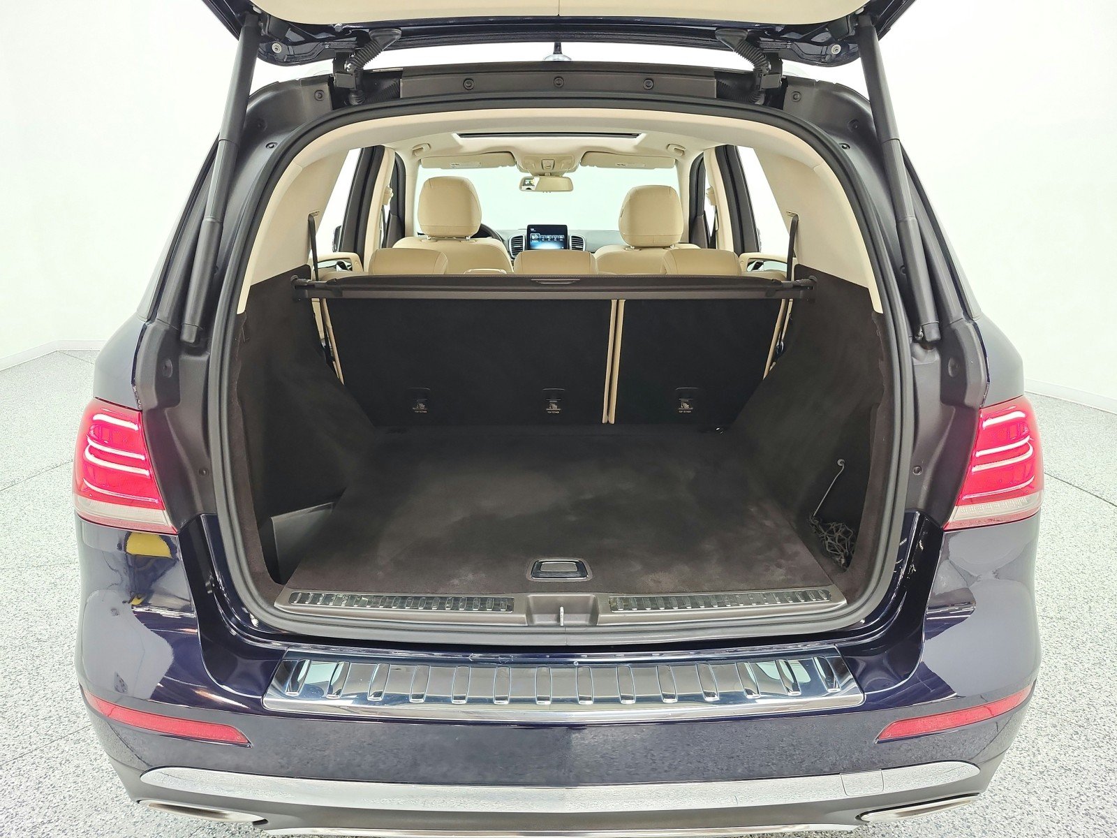 Used 2016 Lunar Blue Metallic Mercedes-Benz 4MATIC® 4dr GLE 350 image 19