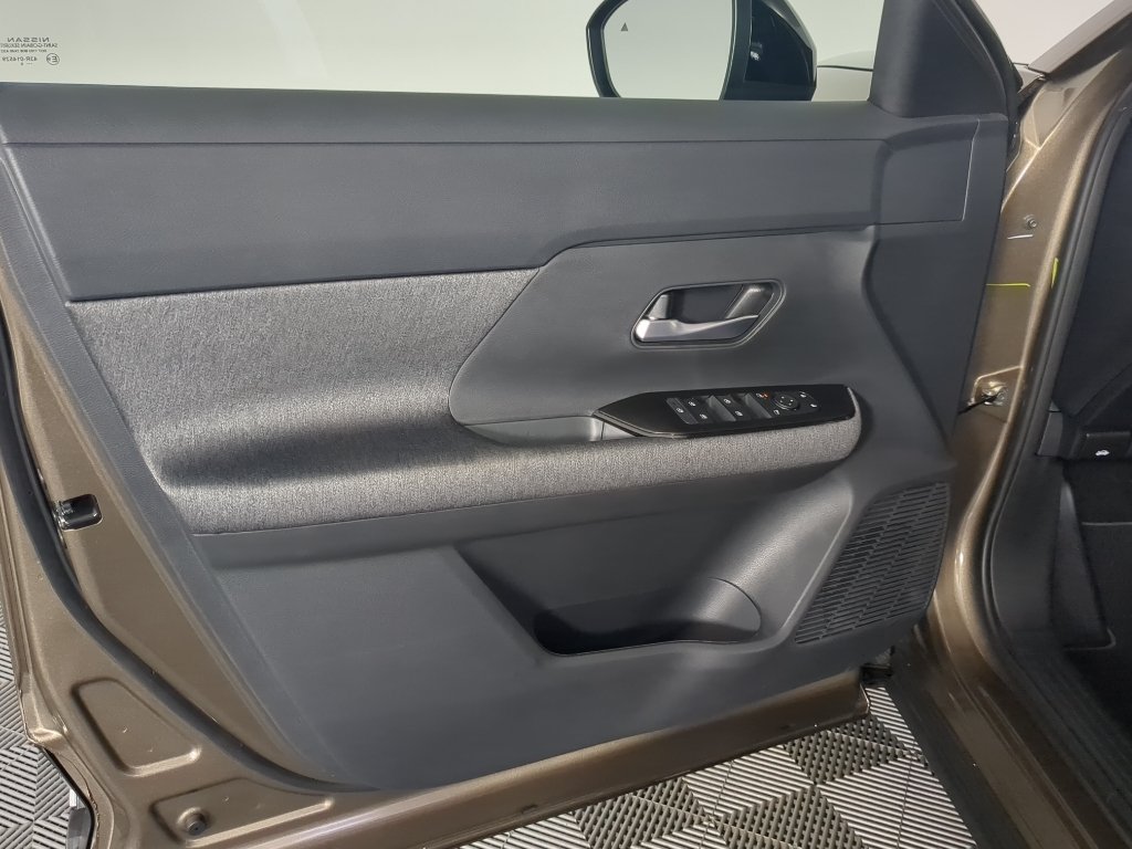 New 2026 Canyon Bronze Metallic Nissan SV image 11