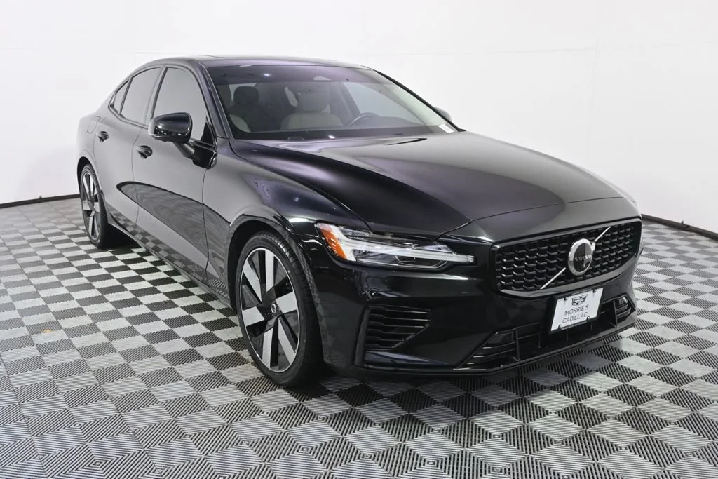 Used 2023 Black Volvo Plus Dark Theme image 9