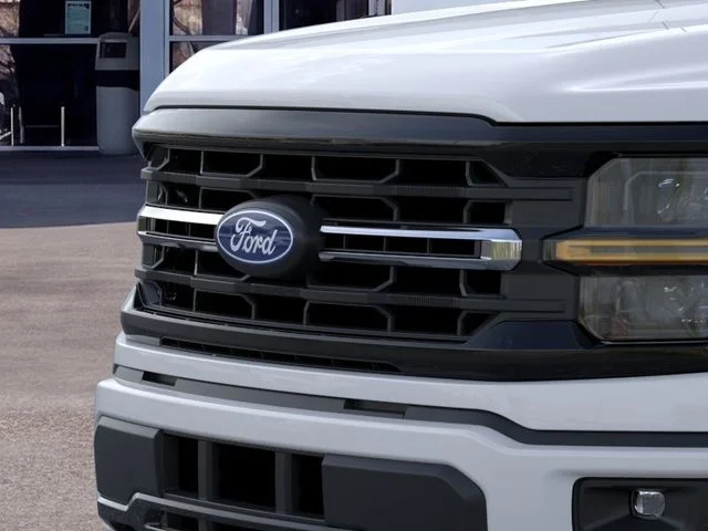 New 2026 Oxford White Ford XLT image 16
