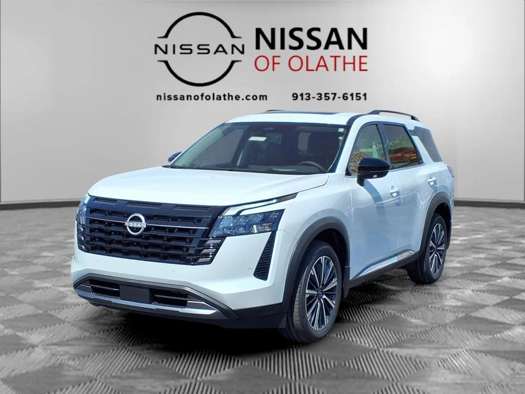 2026 Nissan Pathfinder Platinum 4WD's photo