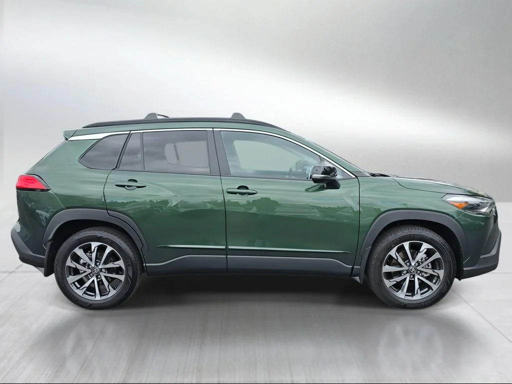 Used 2025 Cypress Toyota XLE image 2