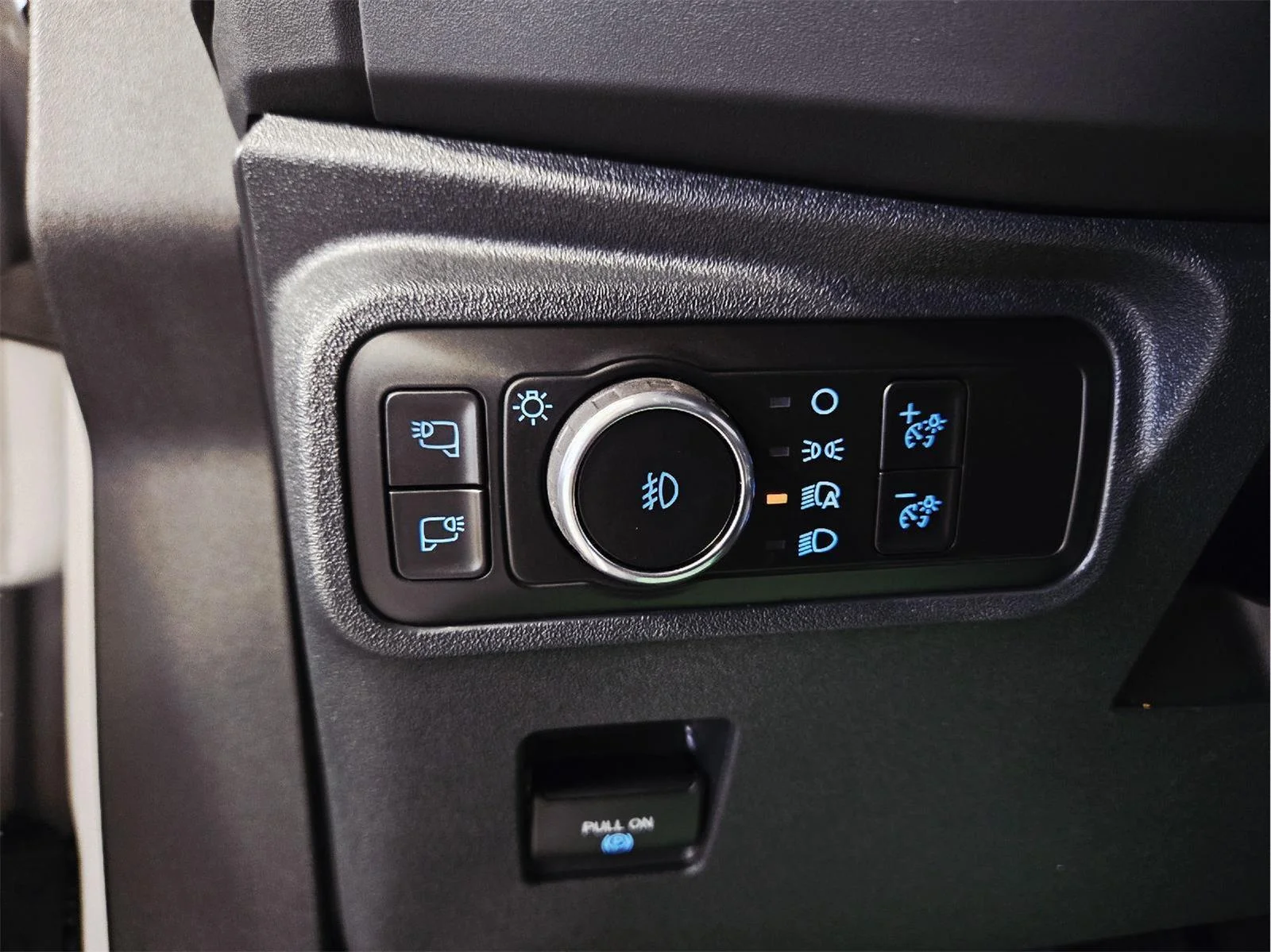 Used 2025 Oxford White Ford Outer Banks image 18