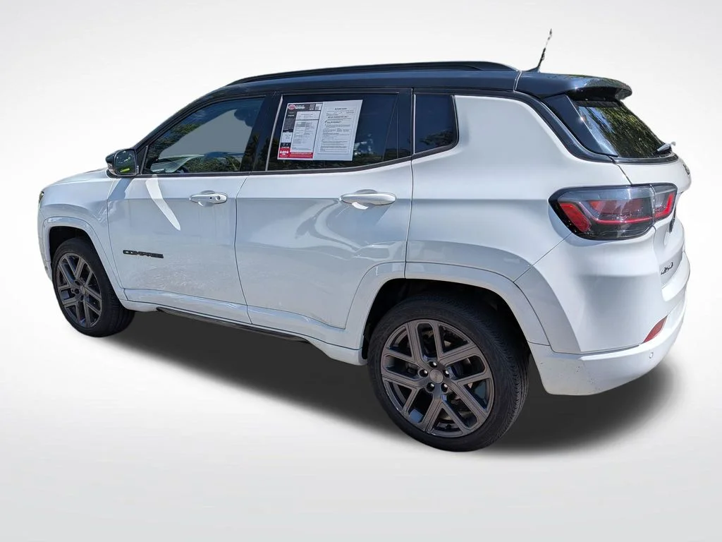 Used 2024 White Jeep Limited image 5