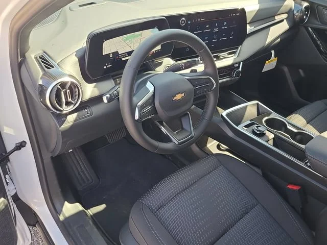 New 2027 Summit White Chevrolet LT image 19