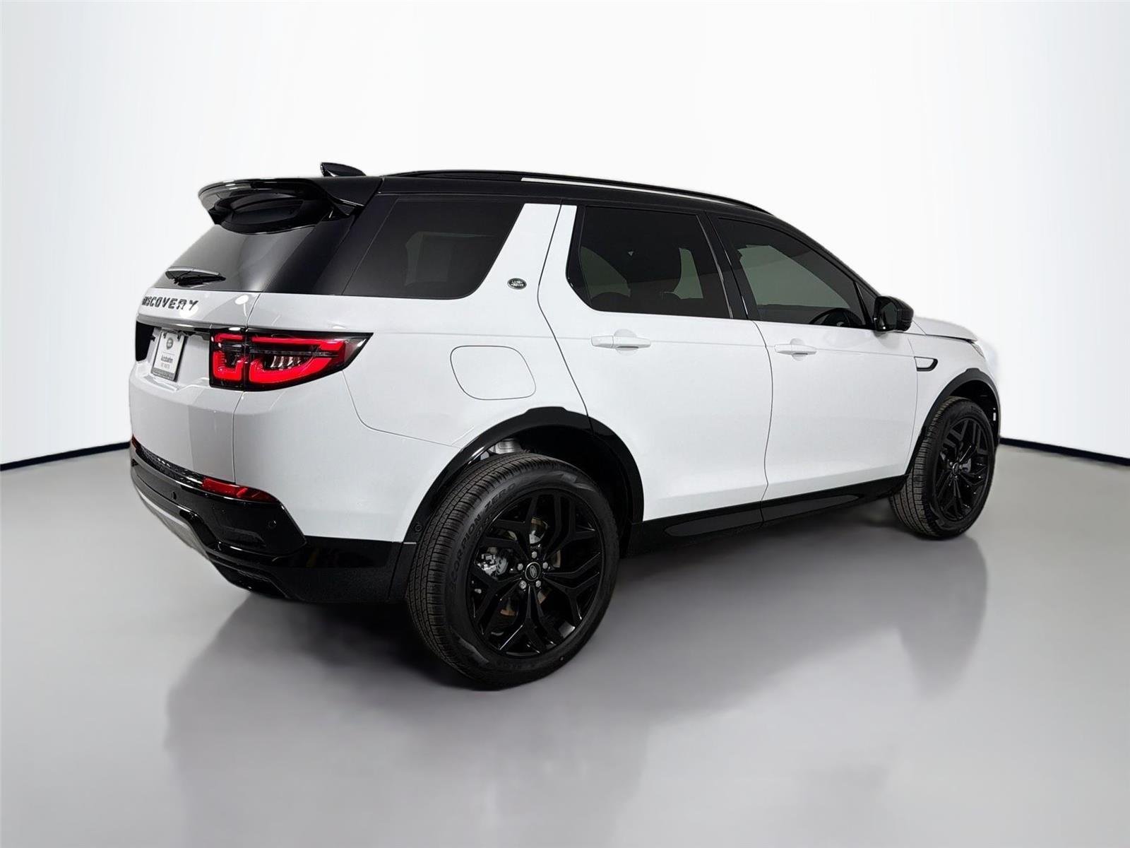 New 2026 Fuji White LAND ROVER  image 5