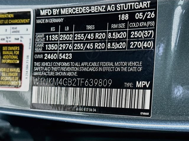 New 2026 Verde Silver Metallic Mercedes-Benz GLC 300 image 62
