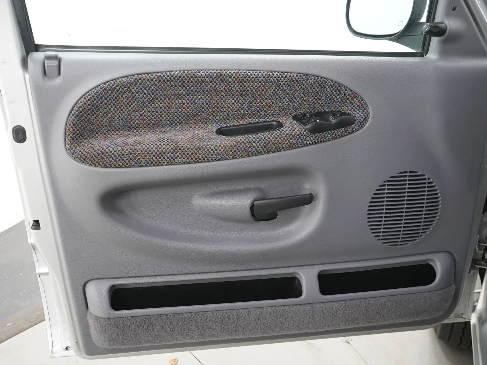 Used 2002  Dodge SLT image 18
