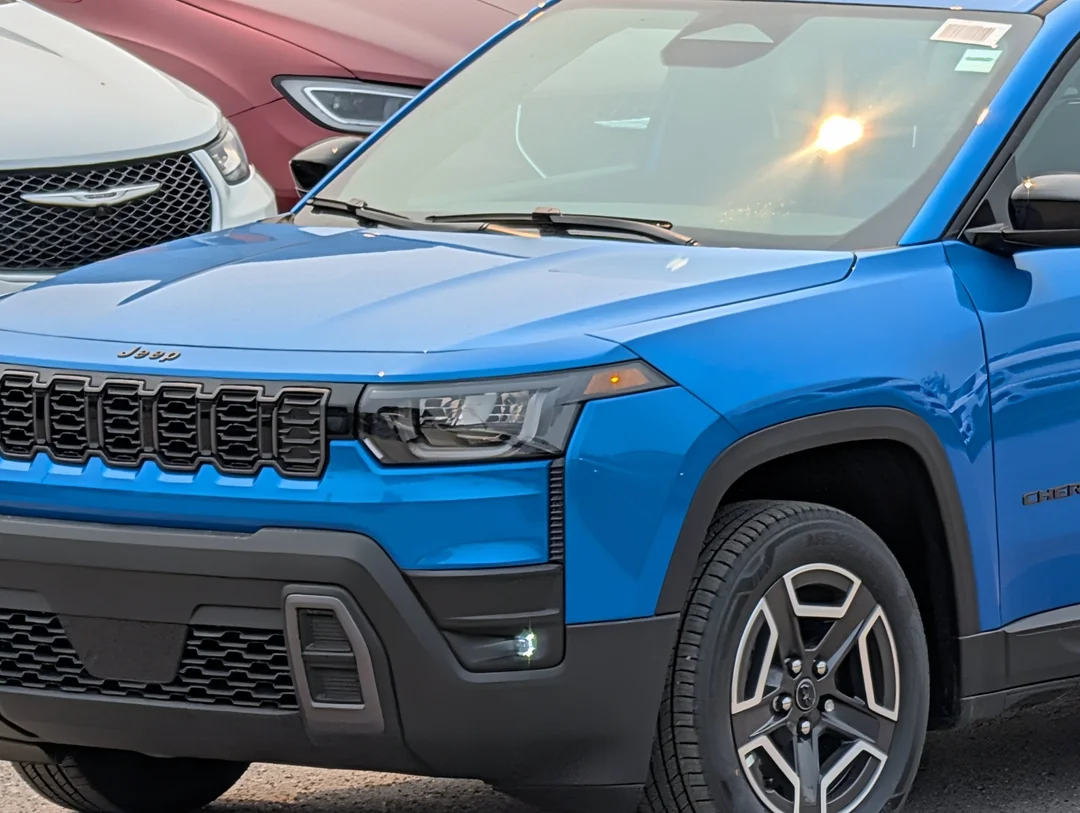 New 2026 Blue Jeep Laredo - - 4x4 - 1.6L Turbo Hybrid - Uconnect 5 w/ 12.3 Screen & More! image 10