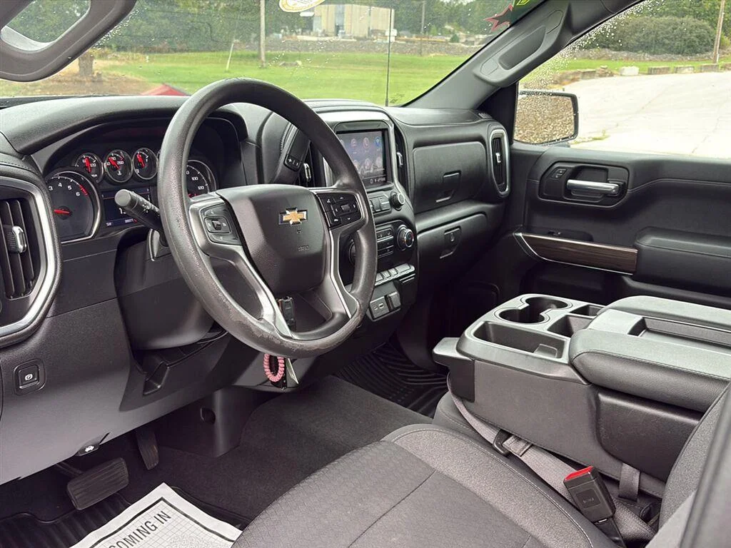 Used 2020 Shadow Gray Metallic Chevrolet LT image 5