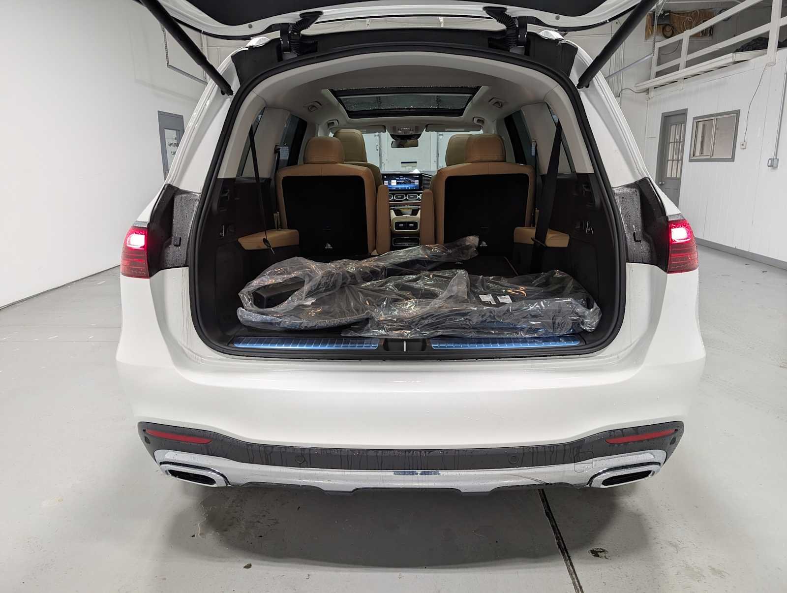 Used 2026 Polar White Mercedes-Benz GLS 450 image 21