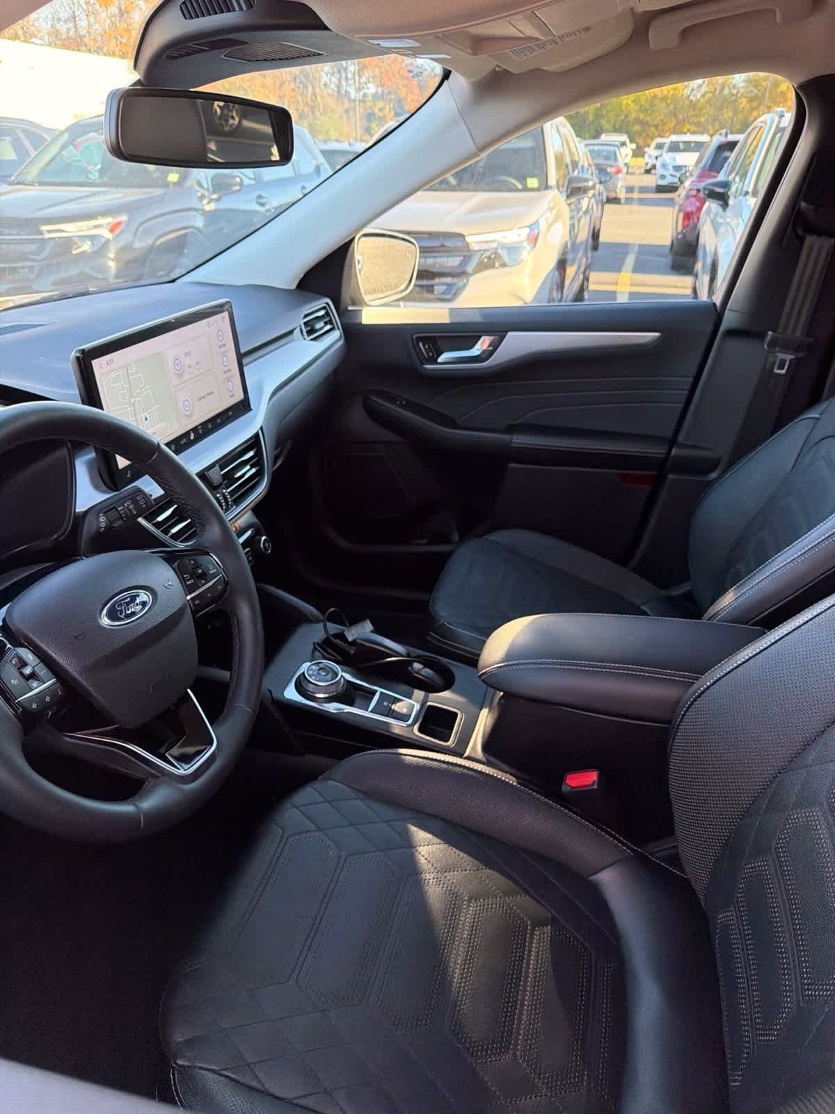 Used 2023 Vapor Blue Metallic Ford Platinum image 5