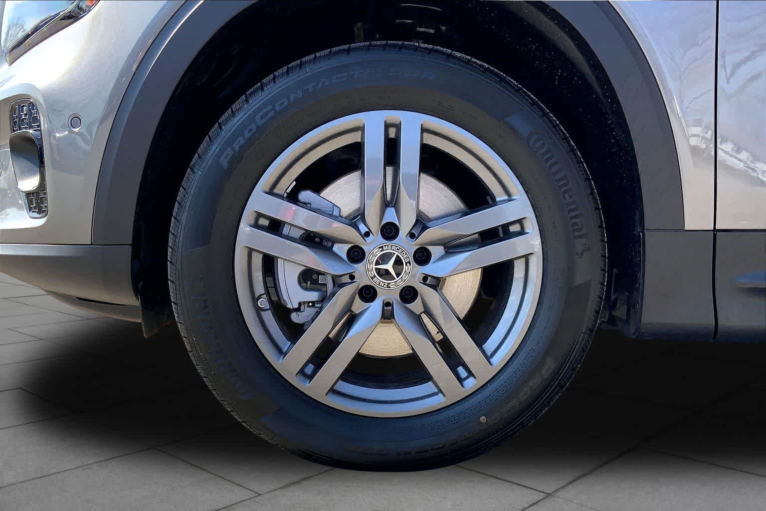 New 2026 Mountain Grey Metallic Mercedes-Benz GLB 250 image 15