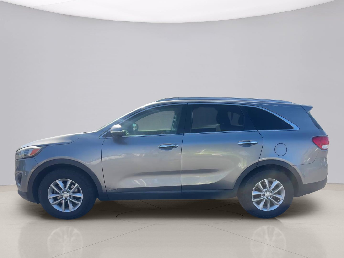 Used 2016 Grey Kia LX image 2