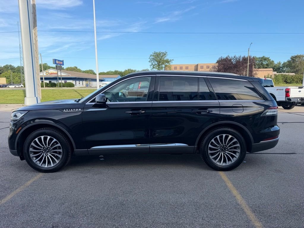 Used 2020 Black Metallic Lincoln Reserve image 32
