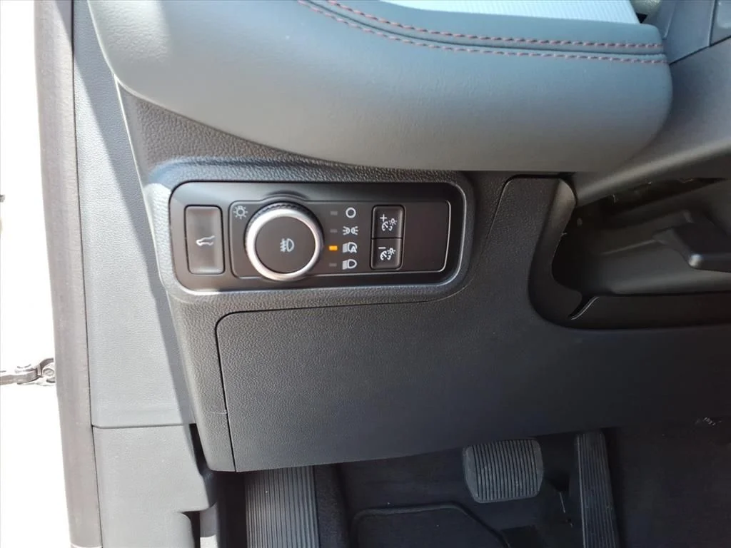New 2026 Star White Metallic Tri-Coat Ford Active image 17