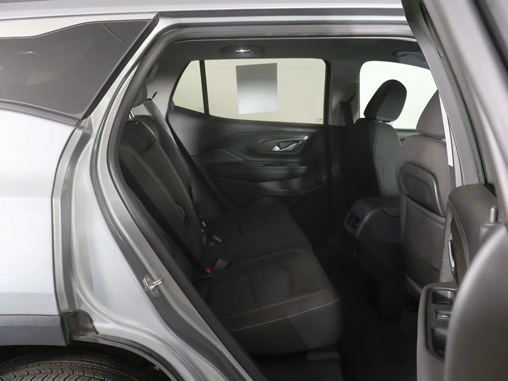 Used 2023 Silver GMC SLE image 31