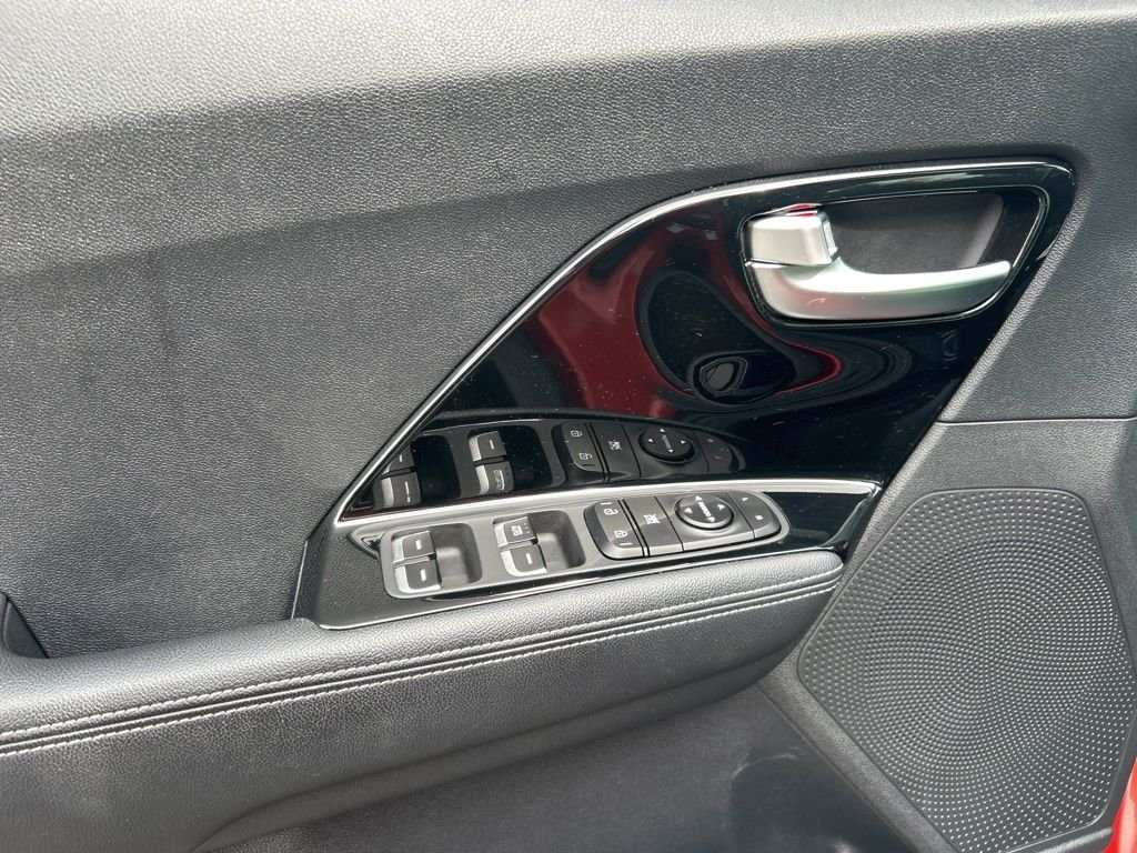 Used 2022 Orange Kia LXS image 15