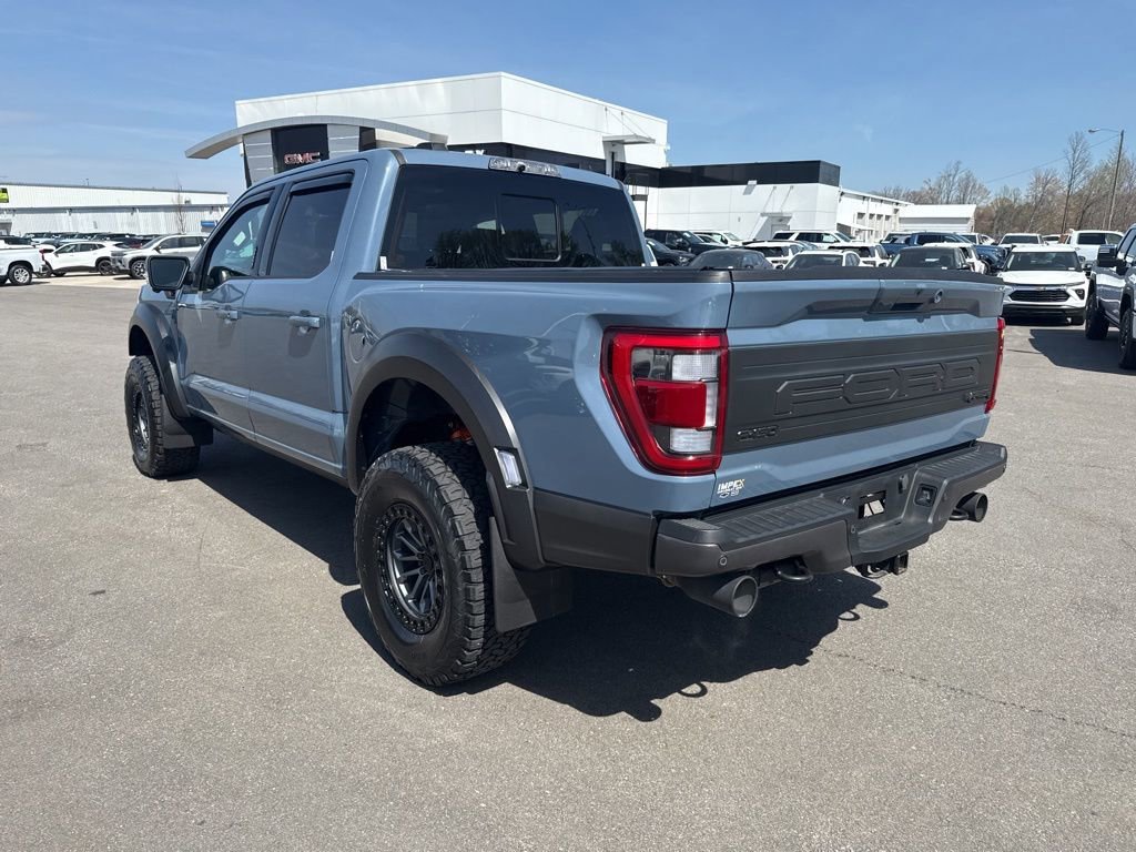 View vehicle photo 3