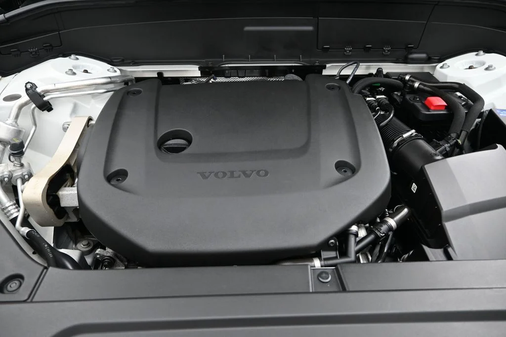 Certified Used 2023 Crystal White Volvo Plus image 25