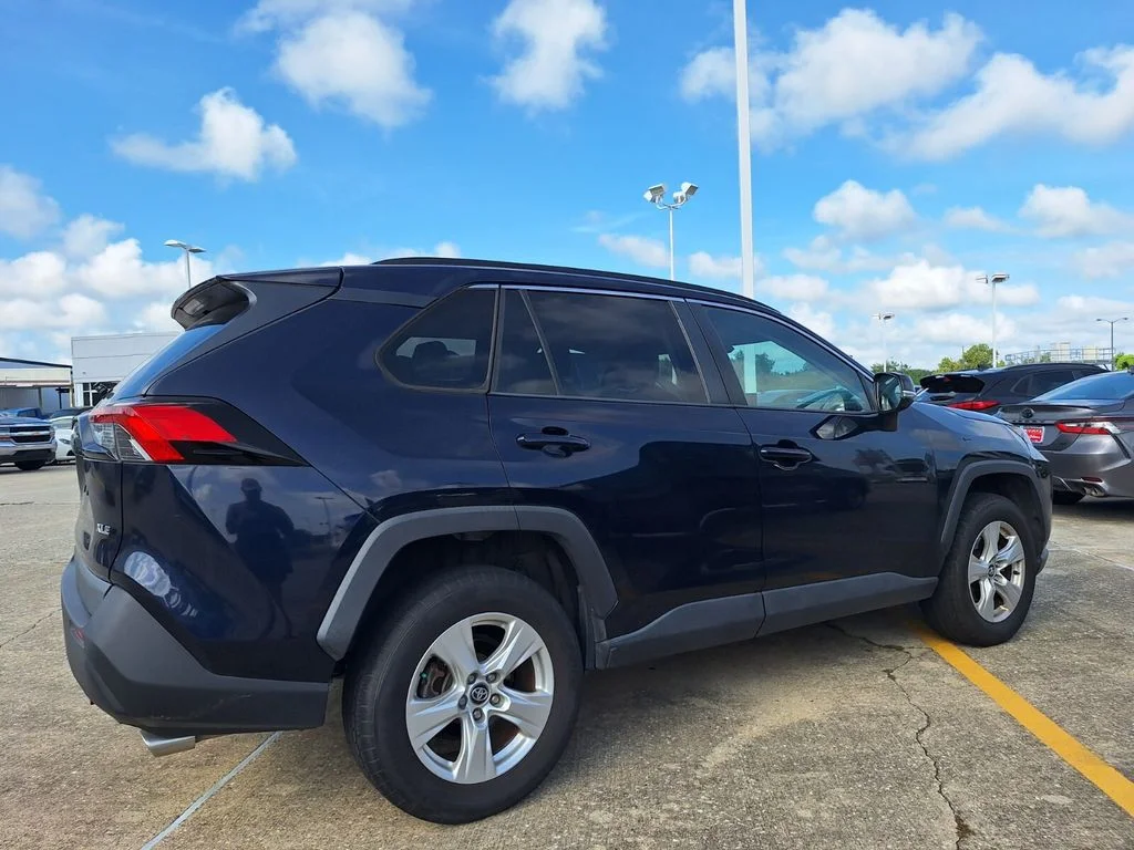 Used 2020 Blue Toyota XLE image 4