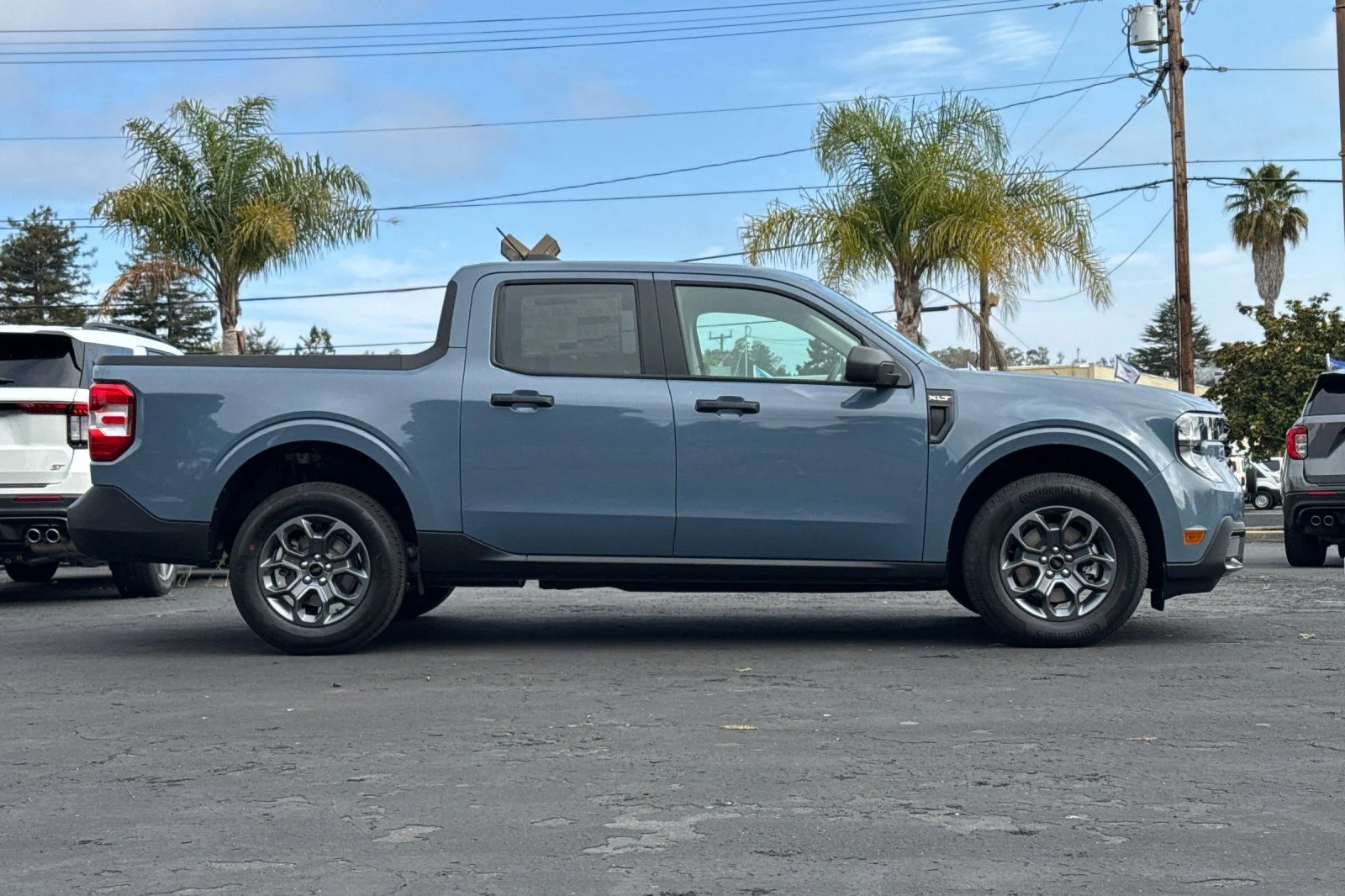 New 2026 Azure Gray Metallic Tri-Coat Ford XLT image 2