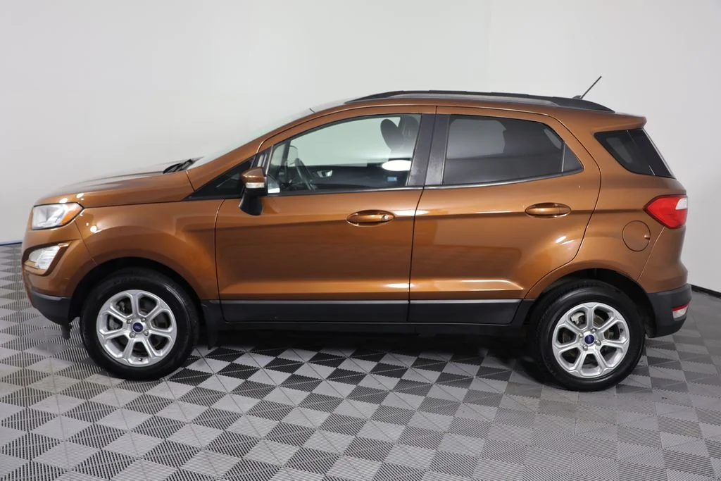 Used 2019 Orange Ford SE image 5