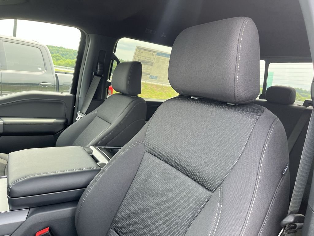New 2026 Agate Black Metallic Ford XLT image 11