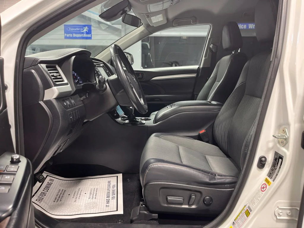 Used 2018 Blizzard Pearl Toyota LE Plus image 12