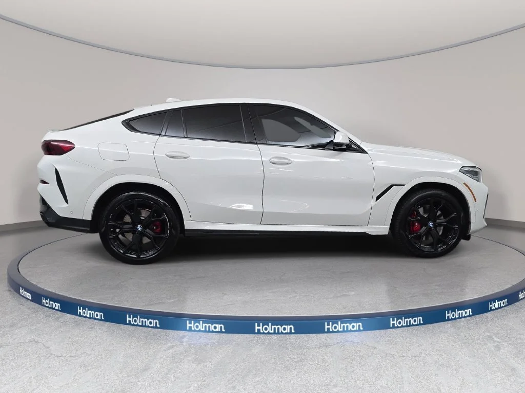 Used 2022 White BMW xDrive40i image 5