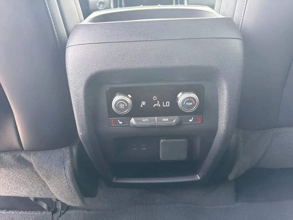 Used 2024 Summit White GMC Elevation image 13