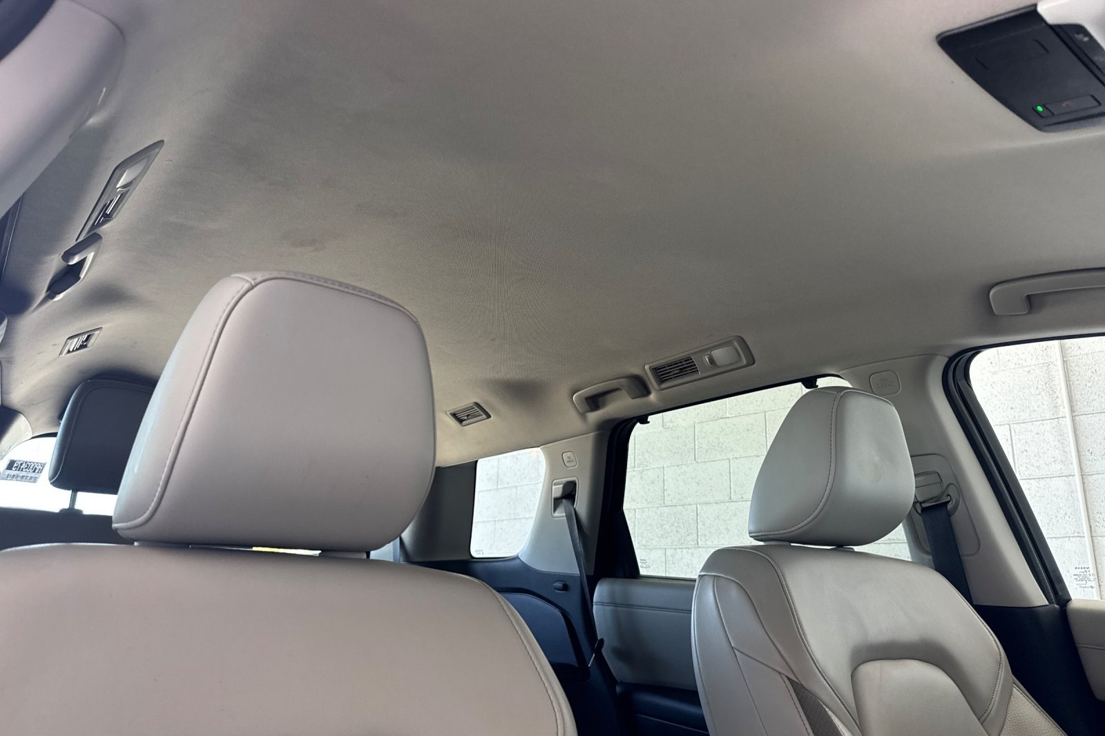 Used 2022 WHITE Nissan SL image 17