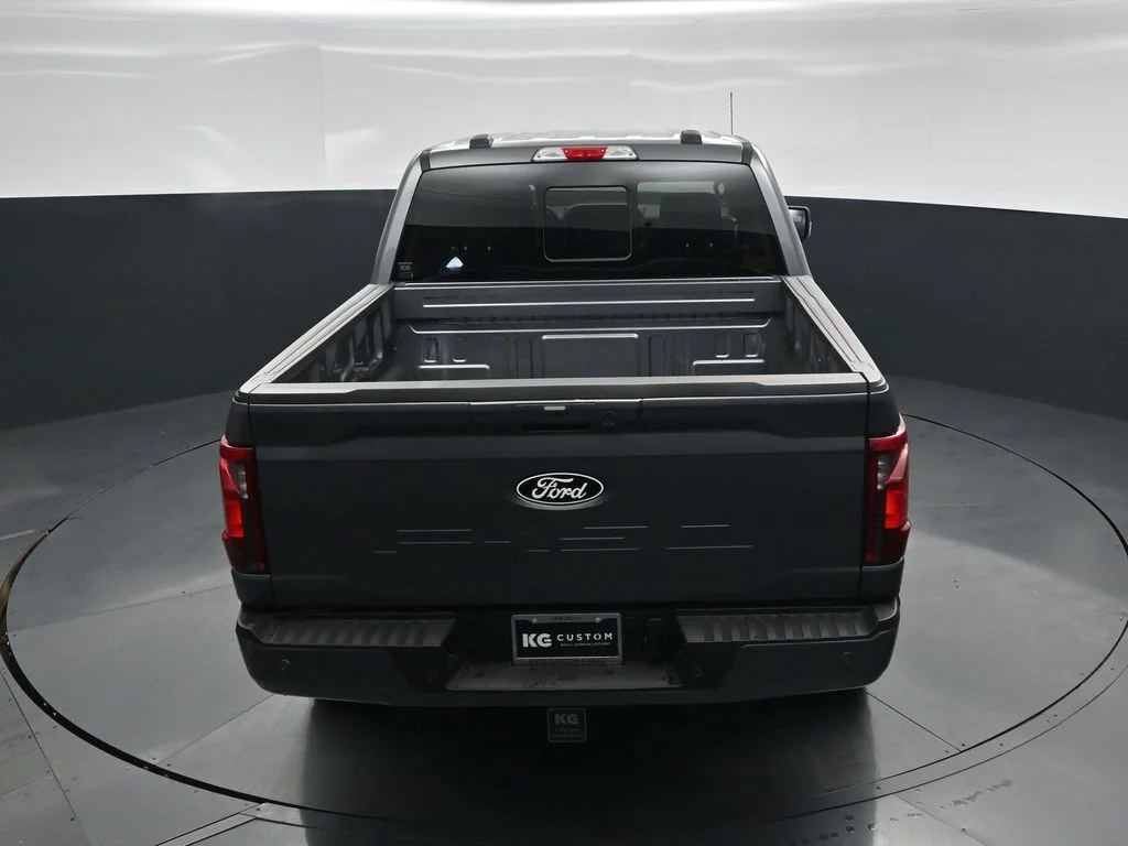 New 2026 Carbonized Gray Metallic Ford XLT image 35