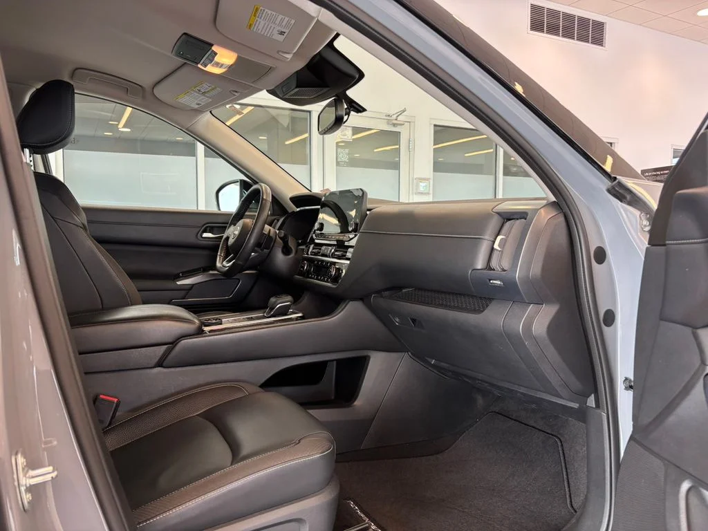 Used 2022 Gray Nissan SL image 23