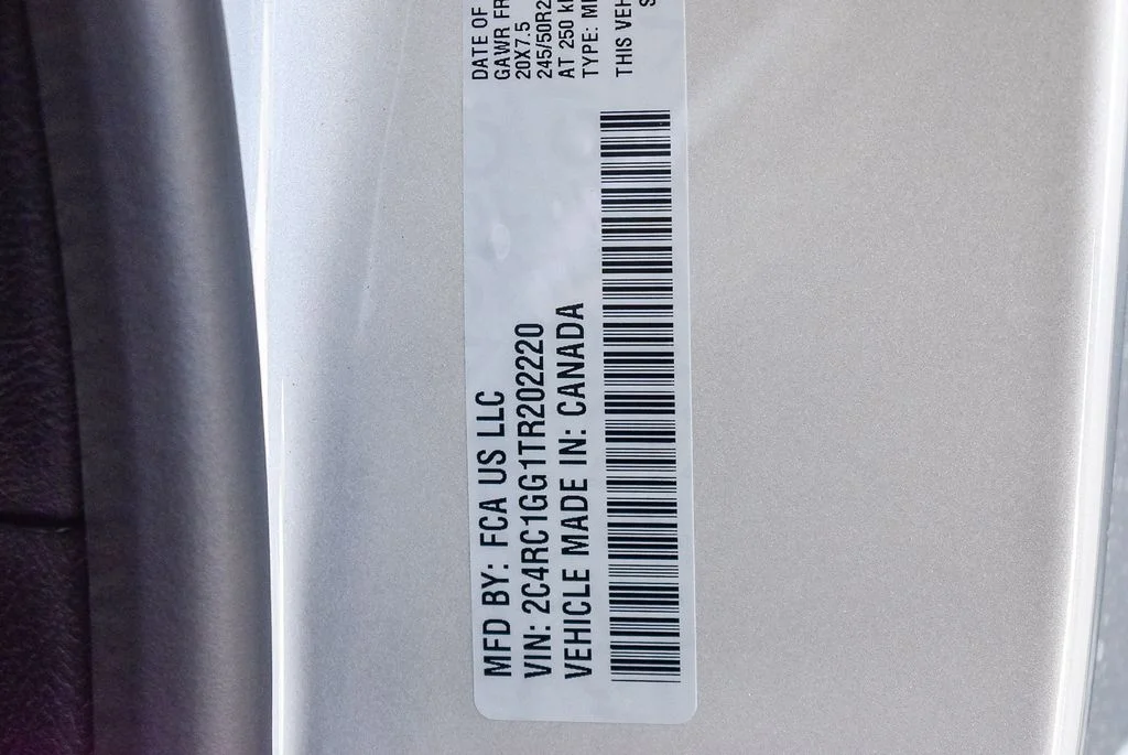 New 2026 Silver Mist Clear-Coat Exterior Paint Chrysler Limited image 28