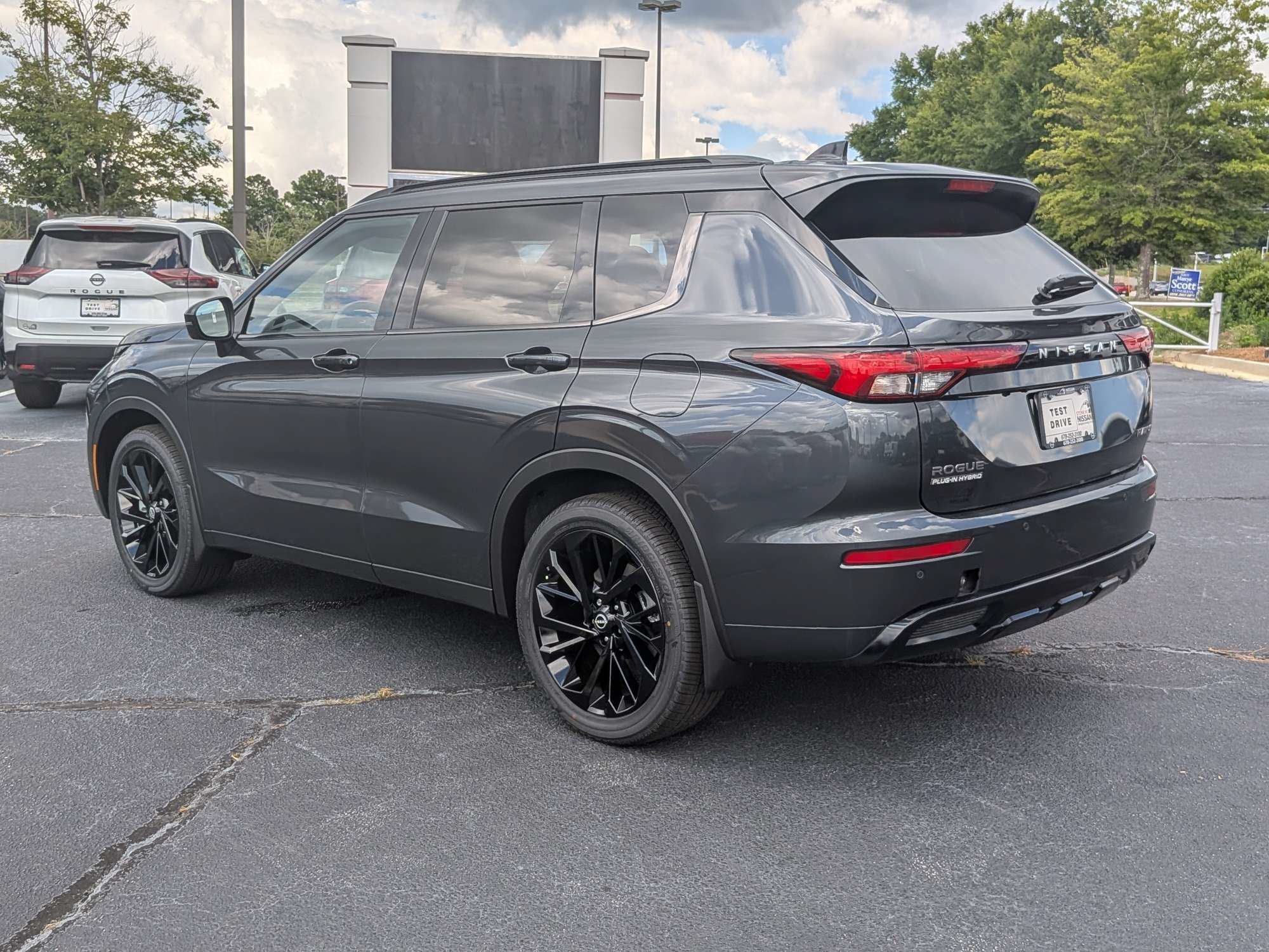 New 2026 Gray Nissan Platinum image 6