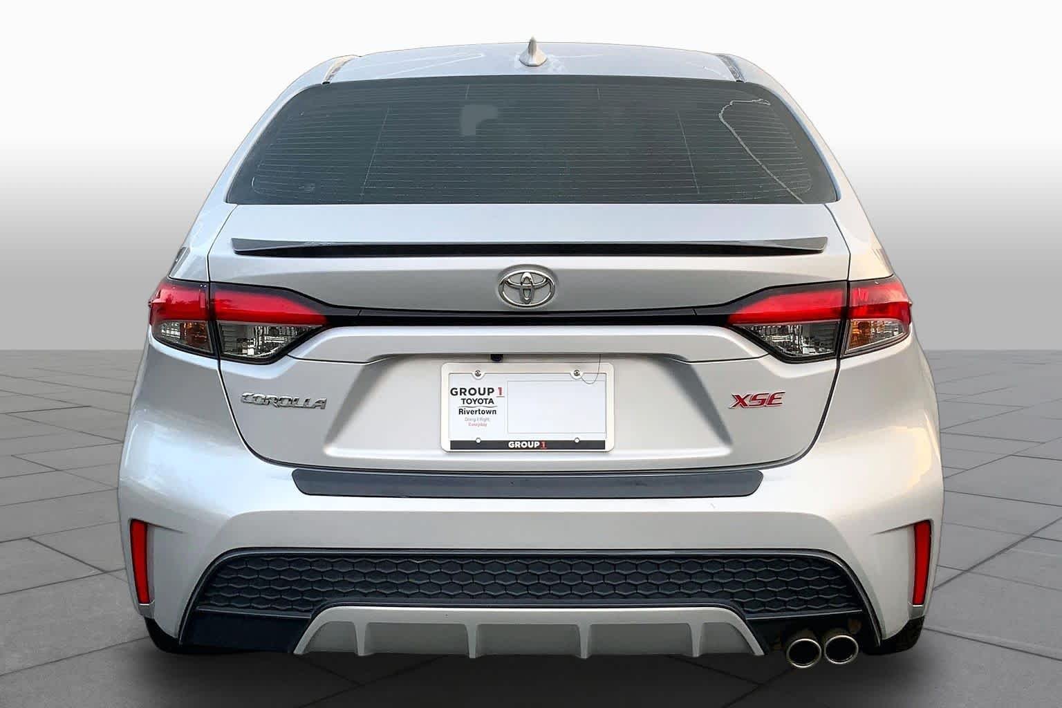 Used 2022 Classic Silver Metallic Toyota XSE image 5