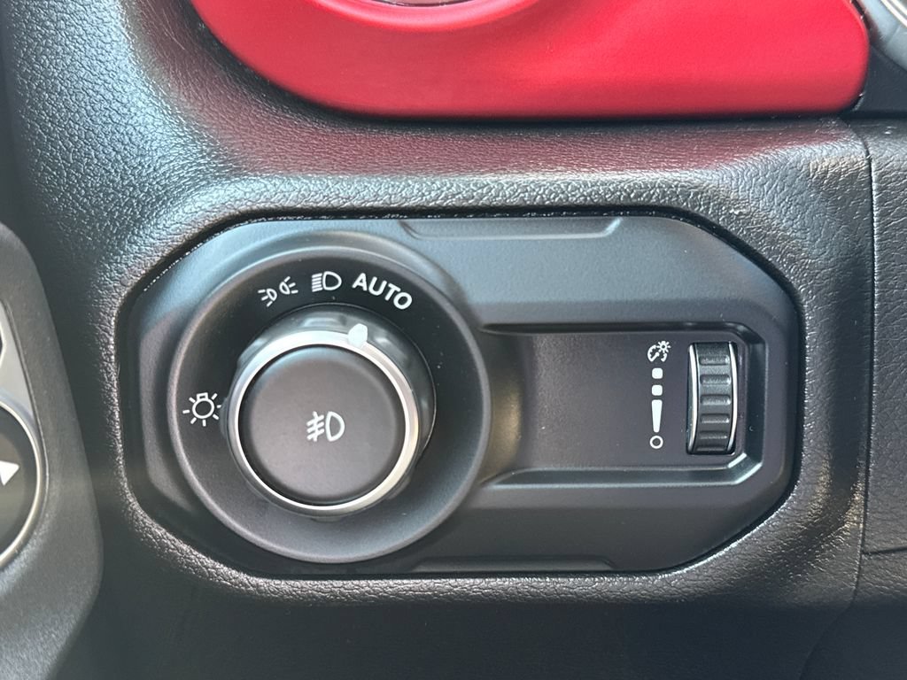 Used 2023 Purple Jeep Rubicon image 31