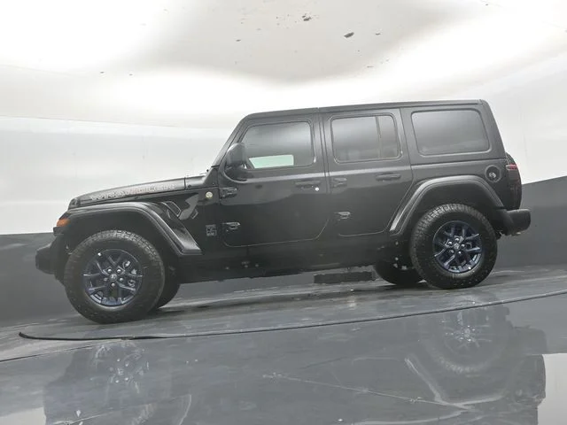 New 2026 Black Clear-Coat Exterior Paint Jeep 85th Anniversary Edition image 45