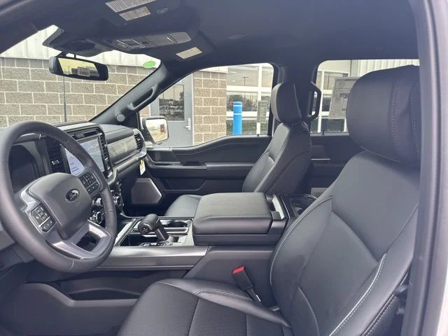 New 2026 Oxford White Ford Lariat® image 17
