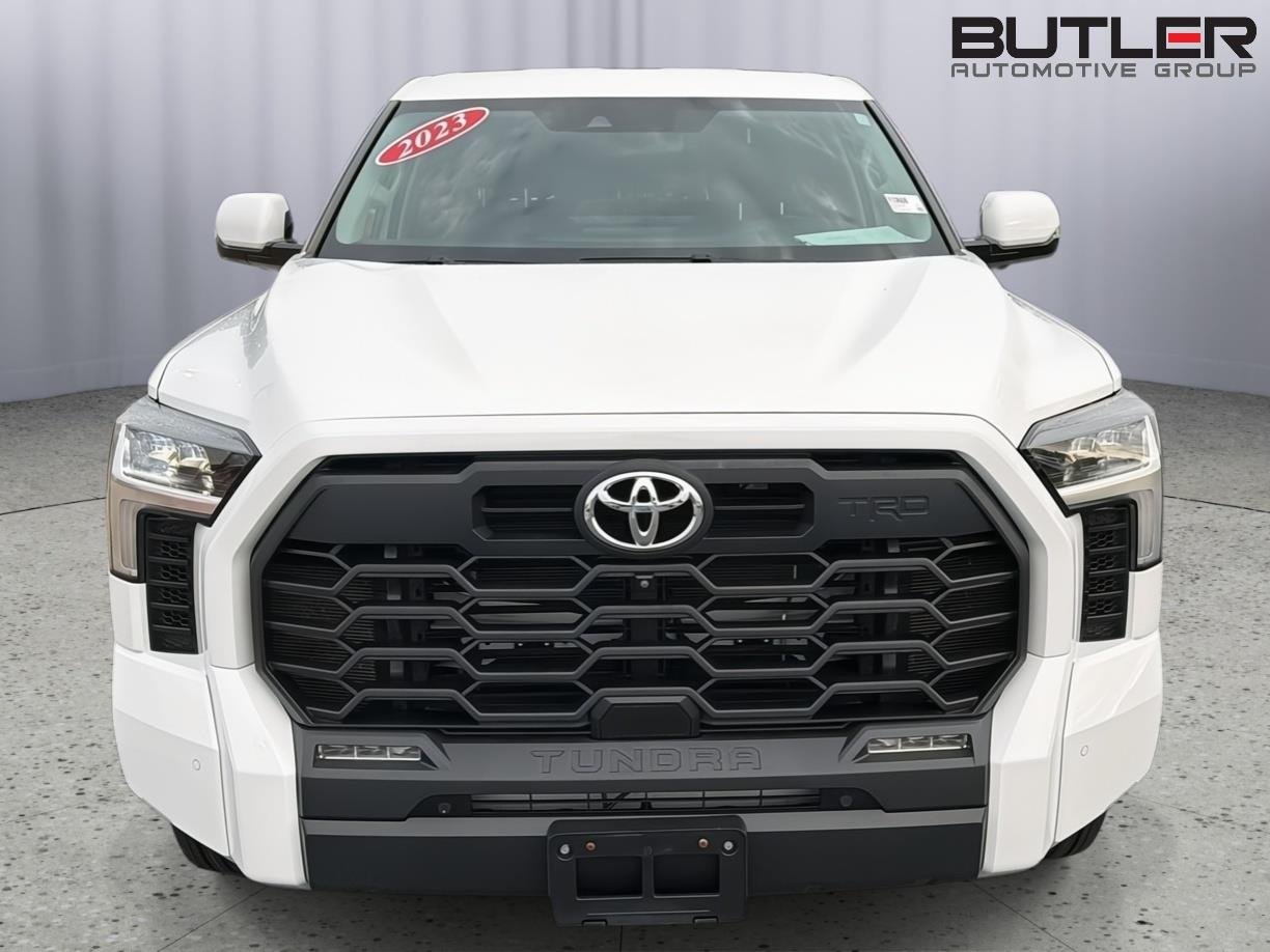 Used 2023 Ice Cap Toyota SR5 image 9