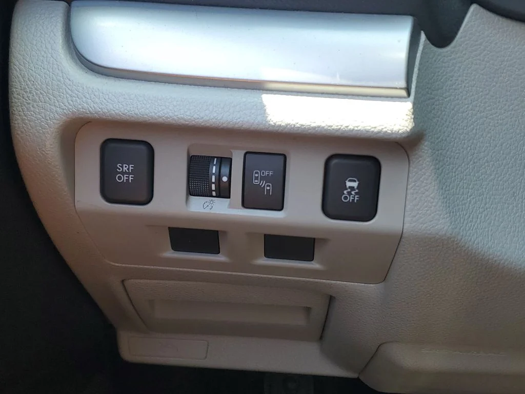 Used 2017 Gray Subaru 2.5i Premium image 29