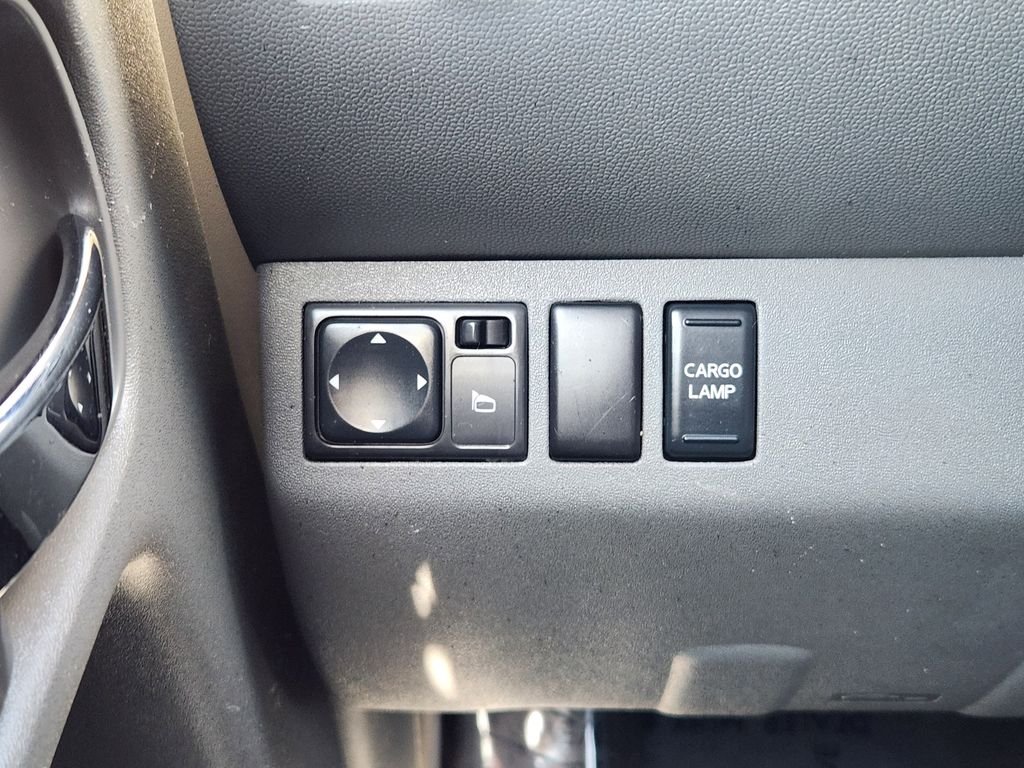 Used 2006 Gray Nissan SE image 18