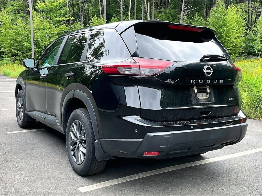 Used 2024 Black Nissan S image 6