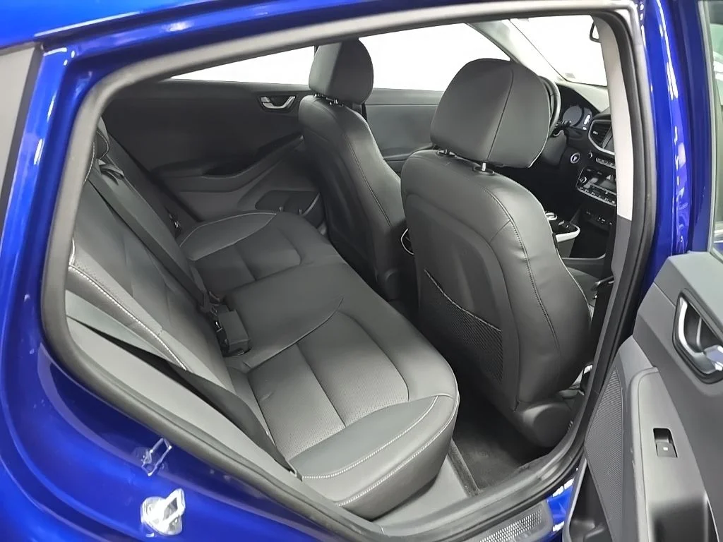 Used 2019 Intense Blue Hyundai Limited image 18