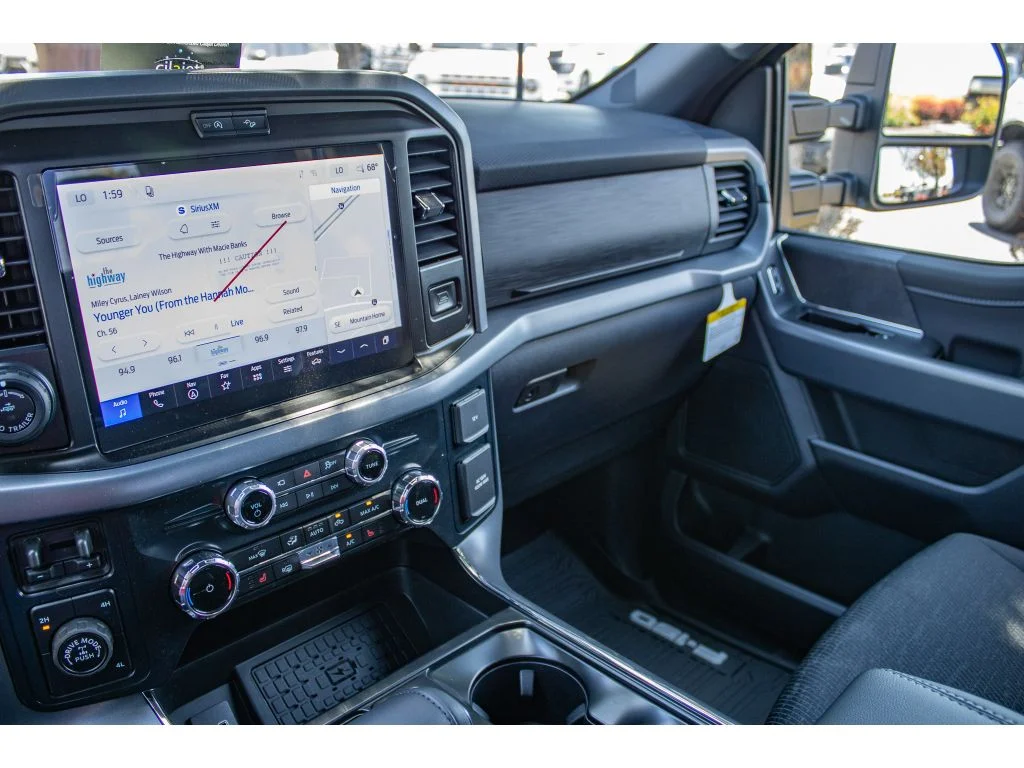 New 2026 CARBONIZED GRAY METALLIC Ford XLT image 47