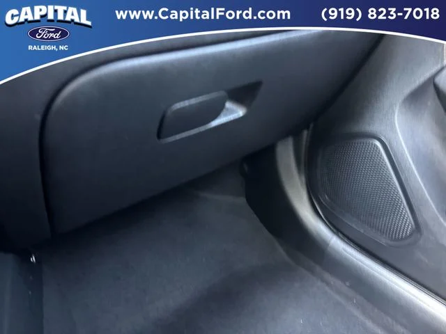 Used 2025 Silver Hyundai SEL image 28