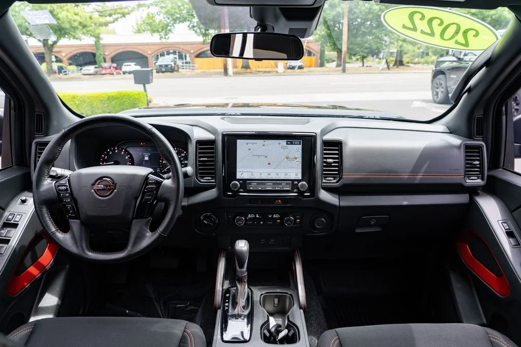 Used 2022 Black Nissan PRO-4X image 9